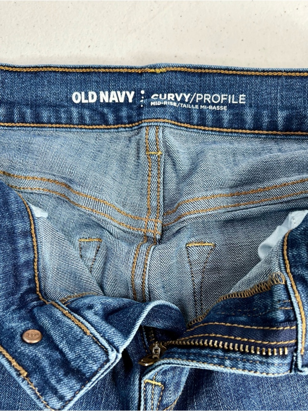 Old Navy Women's Curvy, Mid-rise  Jeans, size 2 - Picture 6 of 12